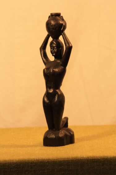 Скульптура под названием "La vierge" - Abdellouahab Selka, Подлинное произведение искусства, Дерево