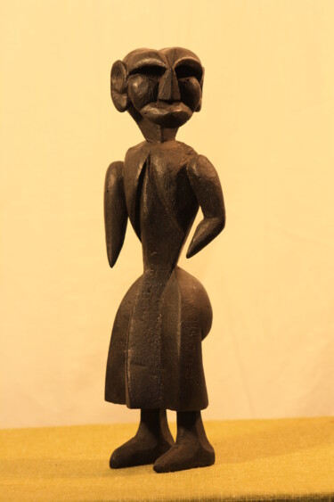 Скульптура под названием "Le Martien" - Abdellouahab Selka, Подлинное произведение искусства, Дерево