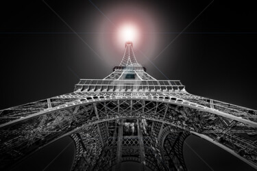 Photographie intitulée "Eiffel Tower (my or…" par Abraham Kravitz, Œuvre d'art originale