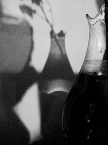 Photographie intitulée "carafe" par Ariane Canta-Brejnik, Œuvre d'art originale