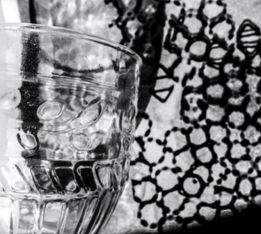 Photographie intitulée "Verre" par Ariane Canta-Brejnik, Œuvre d'art originale