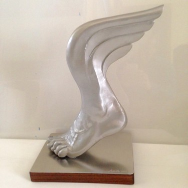 Escultura intitulada "Piede alato 1. Wing…" por Achille Chiarello, Obras de arte originais, Metais