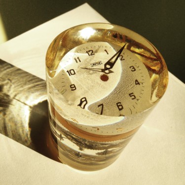 Sculpture titled "Ideal watch" by Achille Chiarello, Original Artwork, Resin