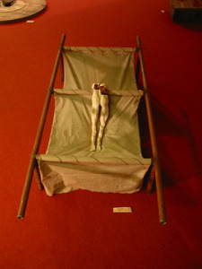 Sculpture intitulée "LE BRANCARD" par Acuti, Œuvre d'art originale