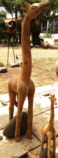 Skulptur mit dem Titel "Giraffe" von Adama Mangane, Original-Kunstwerk
