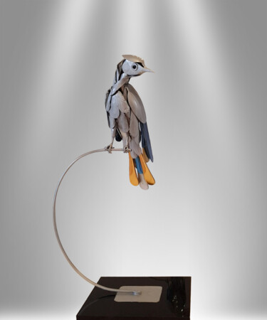Sculpture titled "Sur le Perchoir" by Adda Merzougui, Original Artwork, Metals