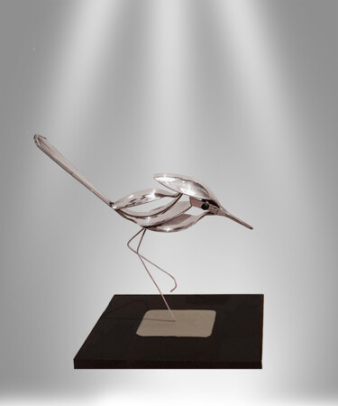 Sculpture titled "D'un petit pas léger" by Adda Merzougui, Original Artwork, Metals