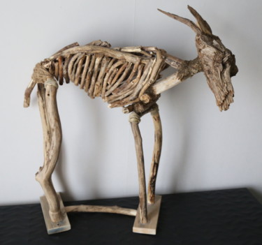 Sculpture titled "la gazelle" by Tensaye, Original Artwork, Wood