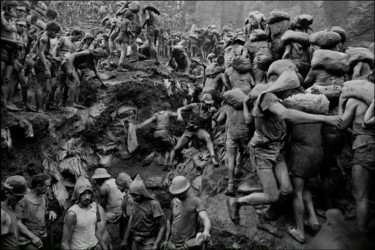 Sierra Palada Gold Miner Brazil 1980-1986 Fotografie mit dem Titel "Sierra Palada Gold…" von Ade Ihsan, Original-Kunstwerk, Analog Fotografie