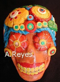 「La sonrisa del maíz」というタイトルの彫刻 Adelina Reyesによって, オリジナルのアートワーク