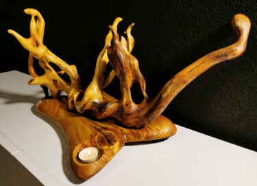 Скульптура под названием "Feuer" - Adler, Подлинное произведение искусства, Дерево