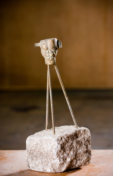 Skulptur mit dem Titel "Heldentorso 4" von Adrian Uncrut, Original-Kunstwerk, Giesserei