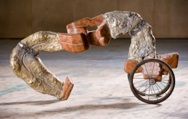Skulptur mit dem Titel "Vehikel 5" von Adrian Uncrut, Original-Kunstwerk, Stein