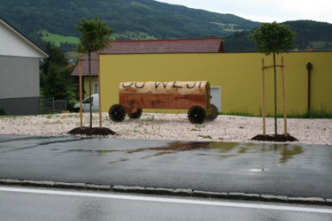 Skulptur mit dem Titel "Vehicle 8 - Go West" von Adrian Uncrut, Original-Kunstwerk, Holz