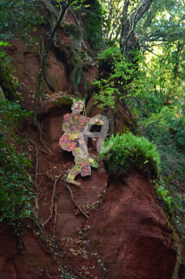 Installation intitulée "earth dancer" par L'Accordeur De Paysages, Œuvre d'art originale