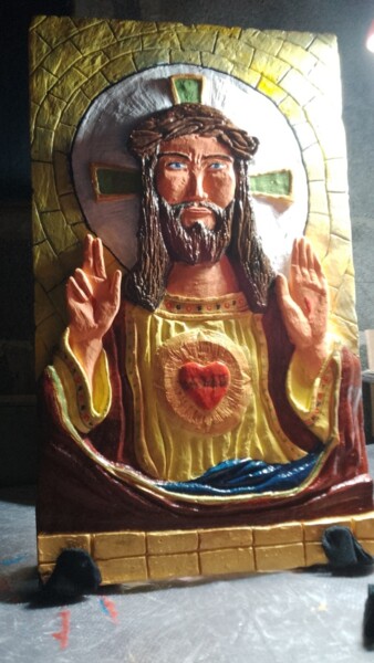 Скульптура под названием "Sacred Heart of Jes…" - David Washington, Подлинное произведение искусства, Гипс
