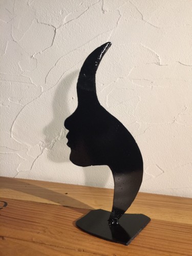 Sculpture titled "La femme" by Agar, Original Artwork, Metals Mounted on Metal
