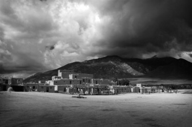 Fotografie mit dem Titel "Taos, village Indie…" von Agnès M, Original-Kunstwerk