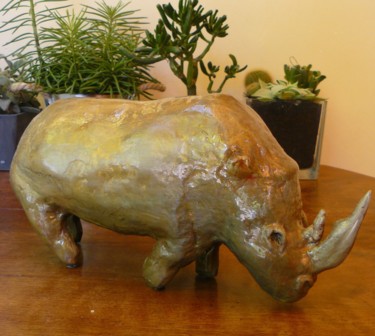 Sculpture titled "Rhinocéros" by Agnès Tassara, Original Artwork, Plaster