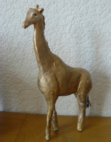 Sculpture titled "Girafe" by Agnès Tassara, Original Artwork, Plaster