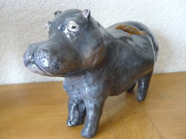 Sculpture titled "hippotame" by Agnès Tassara, Original Artwork, Plaster