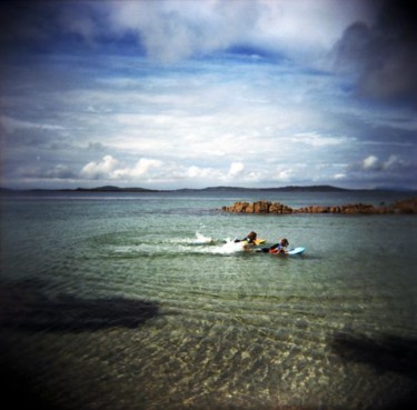 Photographie intitulée "nage en Irlande" par Agnès M, Œuvre d'art originale