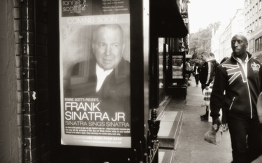 Photographie intitulée "Sinatra" par Agnès M, Œuvre d'art originale