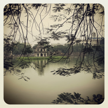 Fotografie getiteld "Hanoi-lac-Hoan-Kiem" door Agnès M, Origineel Kunstwerk, Digitale fotografie