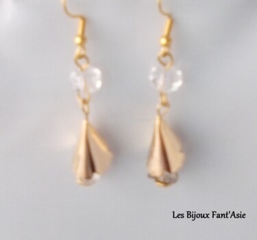 Boucles d'oreilles cône doré en acier,verre cristal abacus Design intitulée "Boucles d'oreilles…" par Agnesmdesigns, Œuvre d'art originale, Bijoux