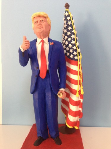 Escultura titulada "Donald Trump" por Agustin Gomez Fuentes, Obra de arte original, Plástico