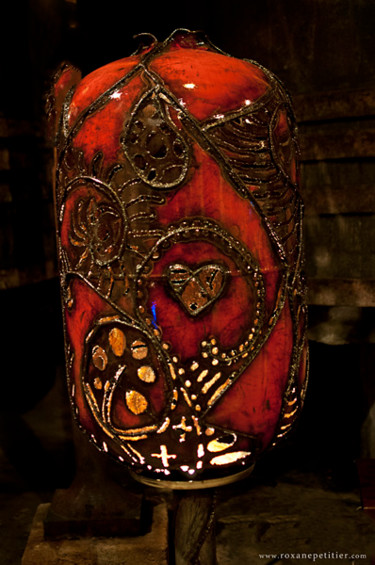 Sculpture titled "Lampe cocon" by Agostinho Dacunha, Original Artwork, Metals