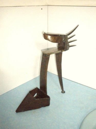 Sculpture titled "Talons aiguilles" by Agostinho Dacunha, Original Artwork, Metals