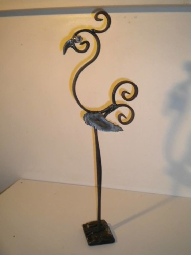 Sculpture titled "L'oiseau boucle" by Agostinho Dacunha, Original Artwork, Metals