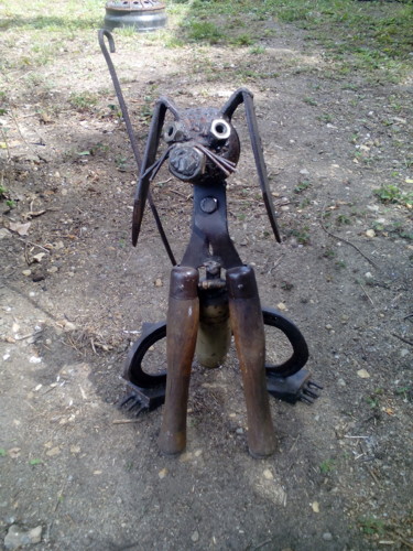 Sculpture titled "Petit chien cisaille" by Agostinho Dacunha, Original Artwork, Metals