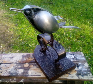 Sculpture titled "Moineau cuillère" by Agostinho Dacunha, Original Artwork, Metals