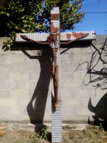 Scultura intitolato "Christ en croix" da Agostinho Dacunha, Opera d'arte originale, Metalli