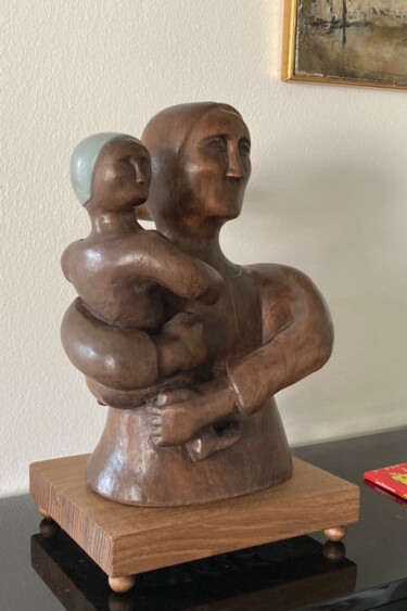 Sculpture intitulée "madre con bambino" par Agostino Girardi, Œuvre d'art originale, Bois
