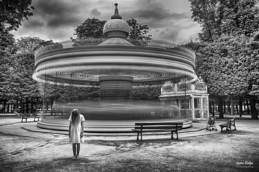 Photographie intitulée "manège du desespoir" par Agron Salija, Œuvre d'art originale, Photographie numérique