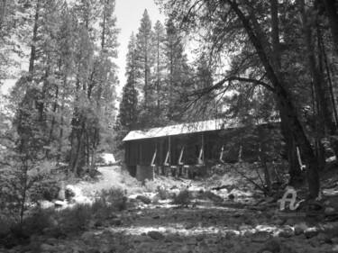 Photographie intitulée "Old bridge" par A Guerard, Œuvre d'art originale