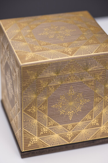 Skulptur mit dem Titel "Lidded Box with Kir…" von Ai Imamura, Original-Kunstwerk, Holz