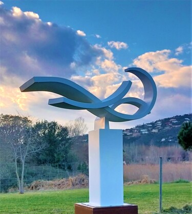 Sculpture titled "Paloma" by Aramis Justiz Perera, Original Artwork, Metals