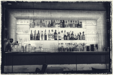 Fotografie mit dem Titel "Bar du Carré (1)" von Michel Akli, Original-Kunstwerk, Nicht bearbeitete Fotografie