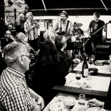 Fotografia zatytułowany „Le Grenny Blues Ban…” autorstwa Michel Akli, Oryginalna praca, Fotografia cyfrowa