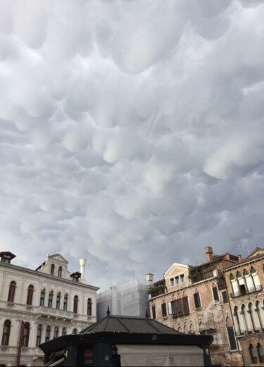 Фотография под названием "Mammatocumulus over…" - Alain Erpelding, Подлинное произведение искусства