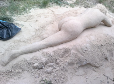 Skulptur mit dem Titel "Pause effet mer" von Alain Oddo, Original-Kunstwerk, Sand