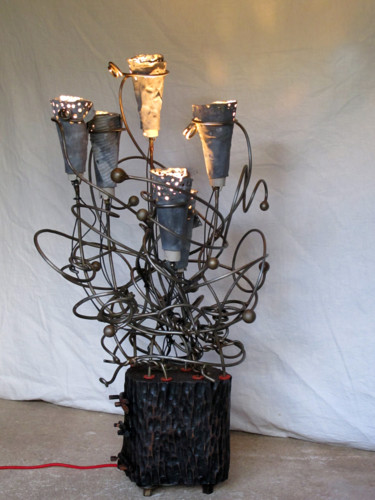 Sculpture titled "Lampe "Tulipes"" by Alain Platet, Original Artwork, Metals