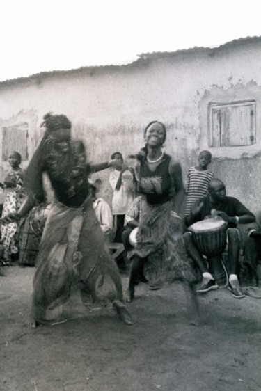 Photographie intitulée "la danse des femmes4" par Alamoukaikai, Œuvre d'art originale