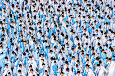 Фотография под названием "White and blue ladi…" - Alban Luherne, Подлинное произведение искусства, Цифровая фотография