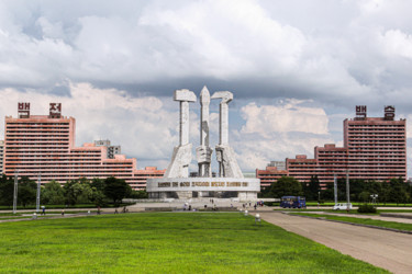 Fotografia intitolato "DPRK at work I" da Alban Luherne, Opera d'arte originale, Fotografia non manipolata