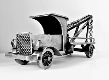 Sculpture titled "Vintage Tow Truck -…" by Albert Dura, Original Artwork, Metals